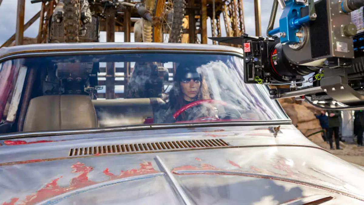 foto de anya taylor joy en el set de grabacion de furiosa