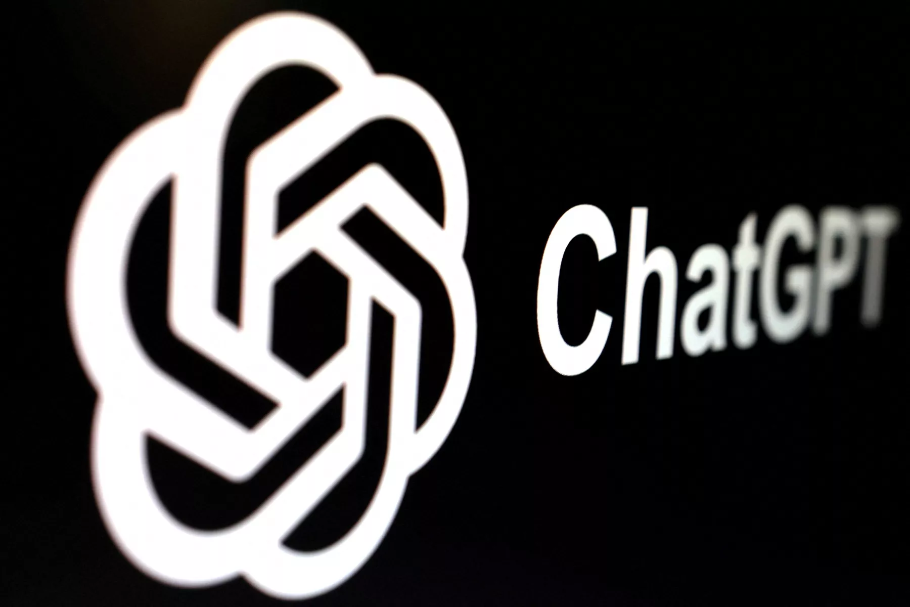 ChatGPT 5 ahora tiene doctorado: estas son las novedades del modelo más poderoso de OpenAI