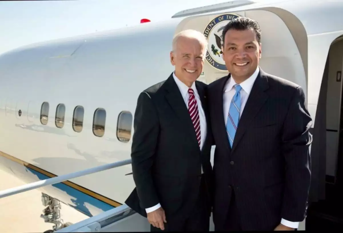joe-biden-alex-padilla.jpg