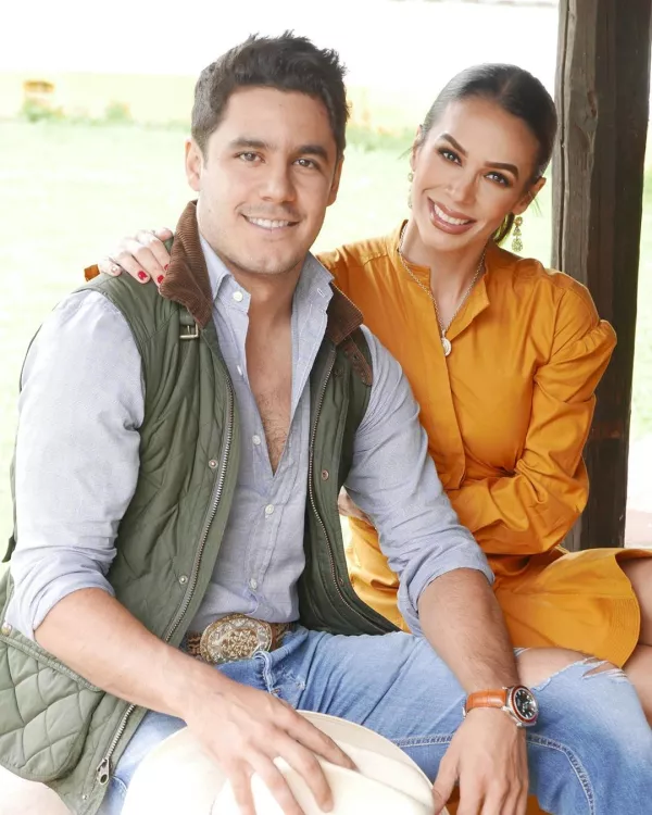 Eduardo Capetillo Jr. y Biby Gaytán