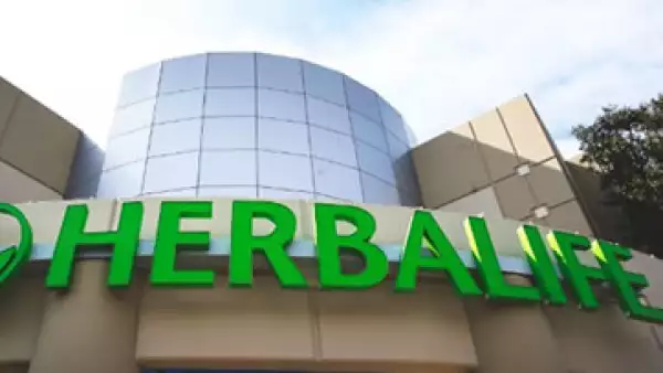 Herbalife niega que esté violando alguna ley, y dice que está abierta a la investigación. (Foto: Getty Images)