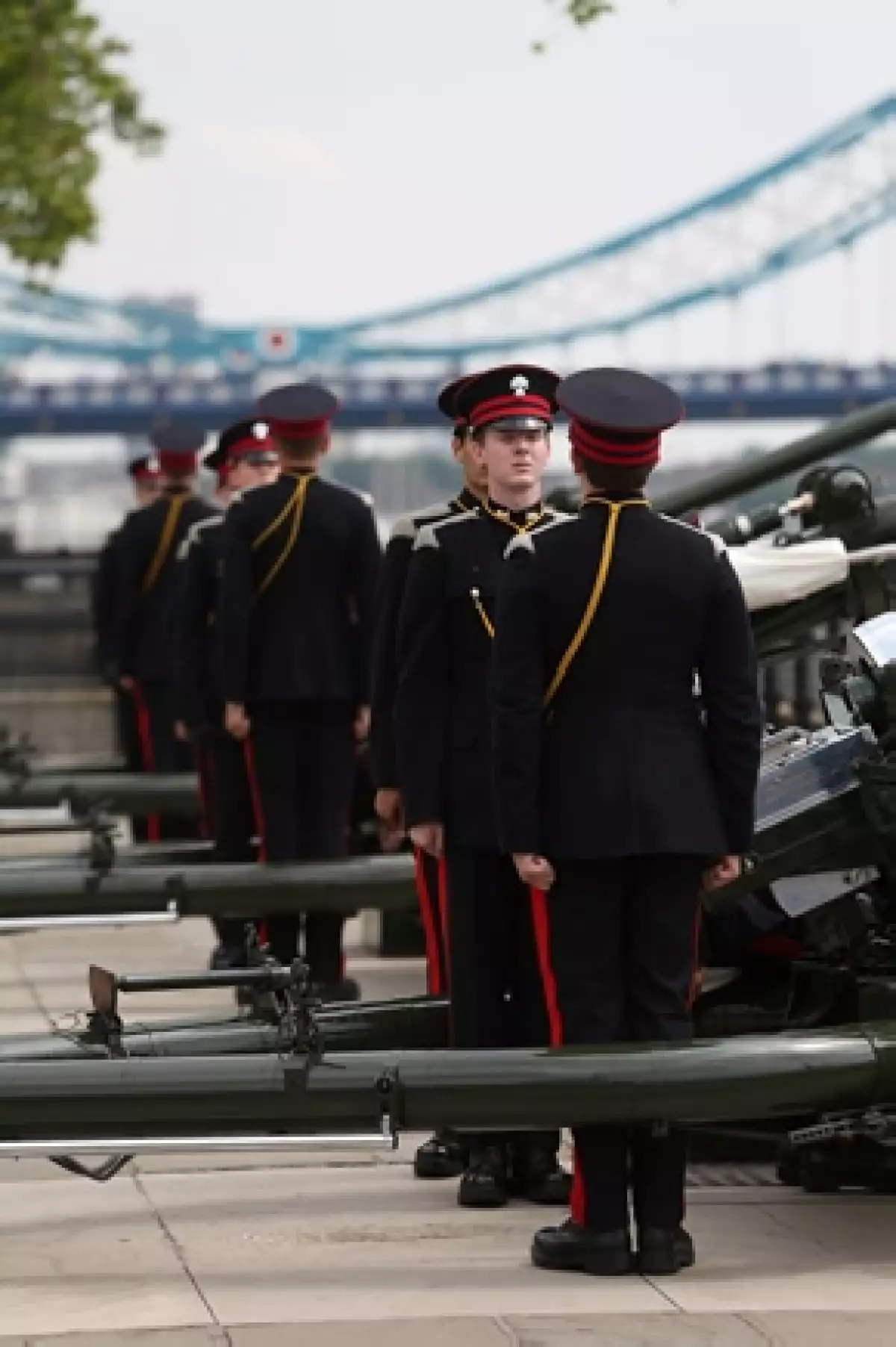 Los papás de Kate, Carole y Michael, llegaron este martes a conocer a su primer nieto, sin duda su felicidad era evidente.