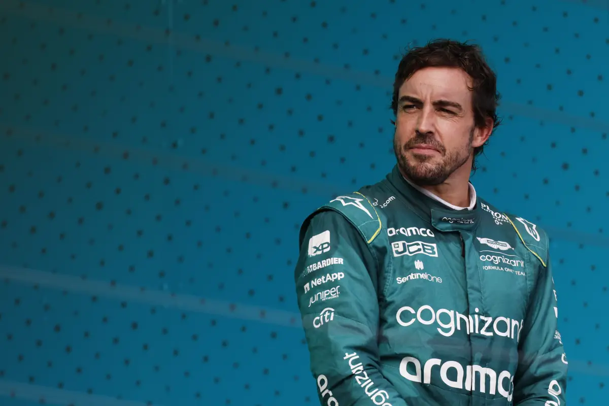 fernando alonso aston martin