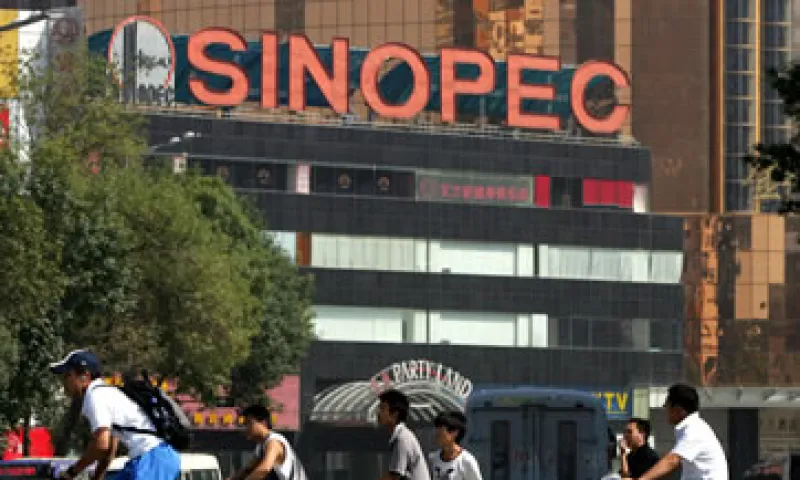 Las ganancias de Sinopec mejoraron poco luego de que el Gobierno elevara los precios máximos de la venta doméstica de gasolina y diesel. (Foto: AP)