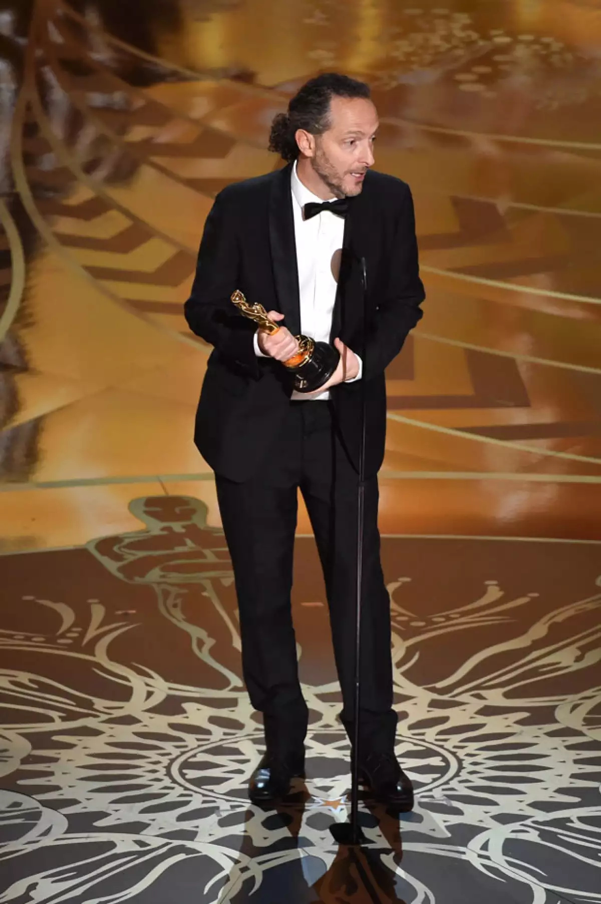 El fotógrafo mexicano Emmanuel Lubezki ganó su tercer Oscar, de manera consecutiva, por The Revenant.