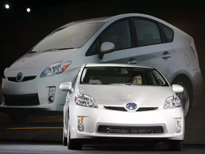 El Prius de Toyota domina la mitad del mercado híbrido y seguirá haciéndolo con el modelo 2010.