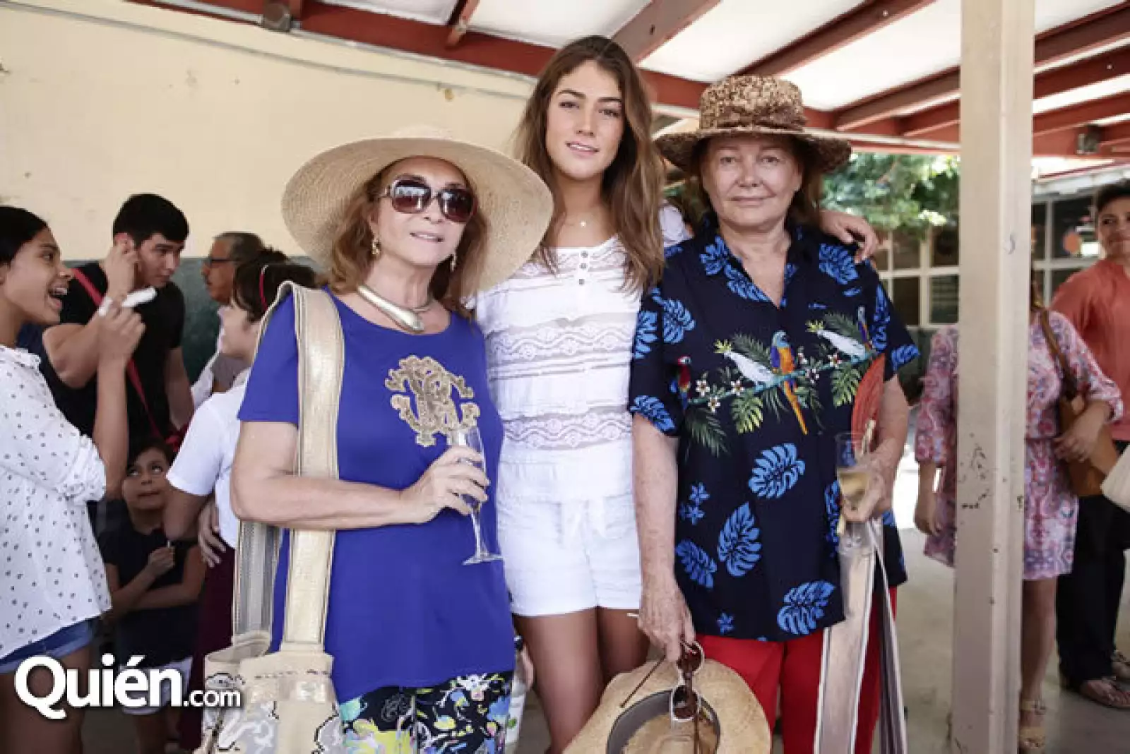 Maika Pérez de Gobas, Alexandra Alemán y Karin Doidl