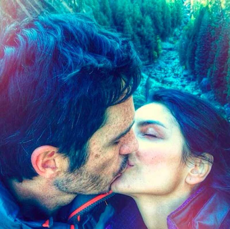 Aislinn y Mauricio no ocultan su gran amor.
