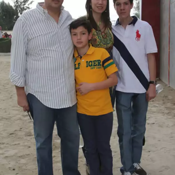 Carlos León,Diego León,Daniela león,Carlos León