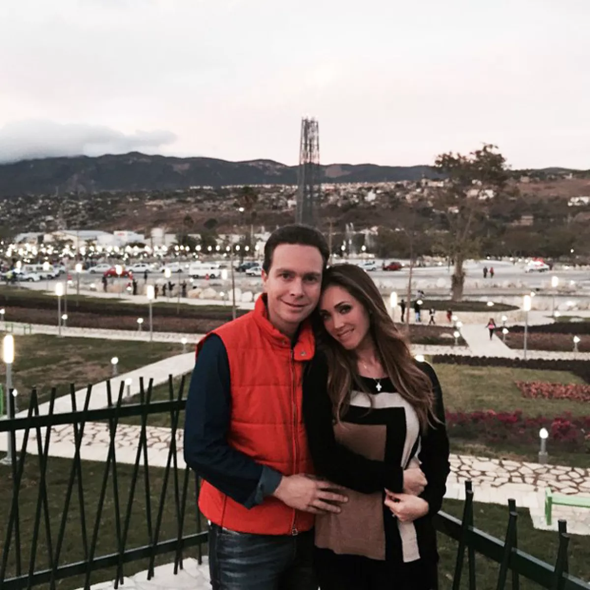 Recientemente Anahí publicó esta romántica foto con su prometido en Chiapas.
