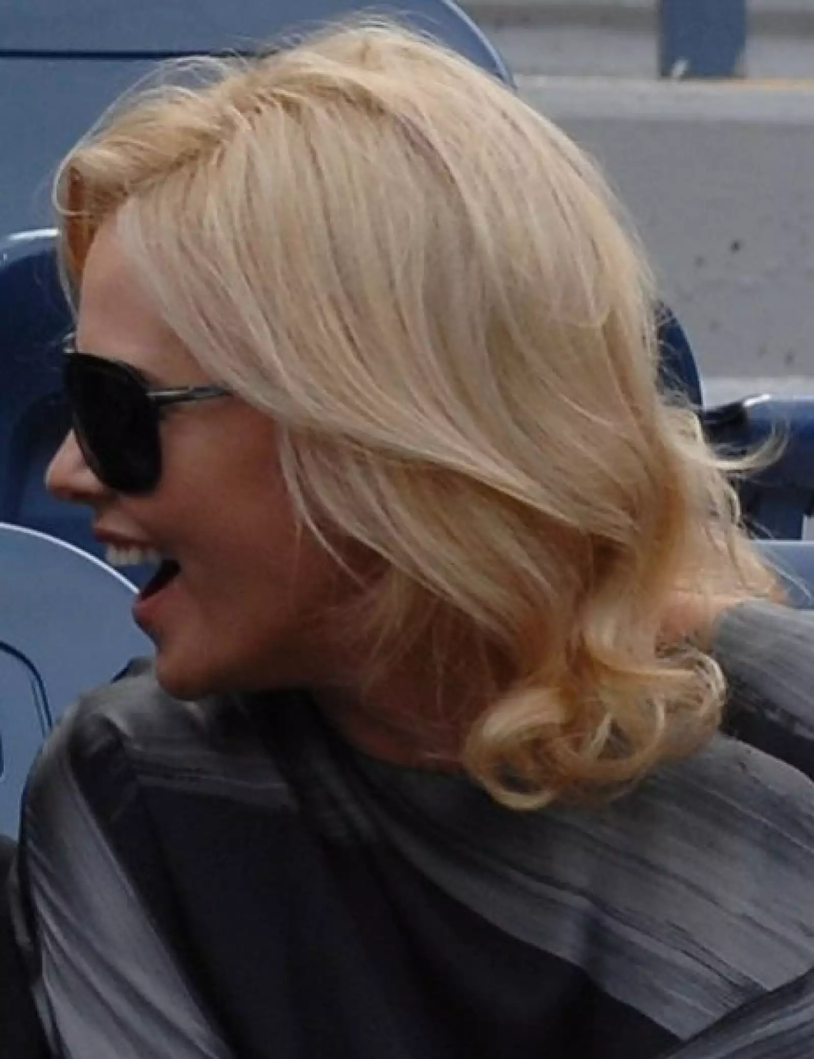 En The Curse of the Jade Scorpion también participó Charlize Theron.