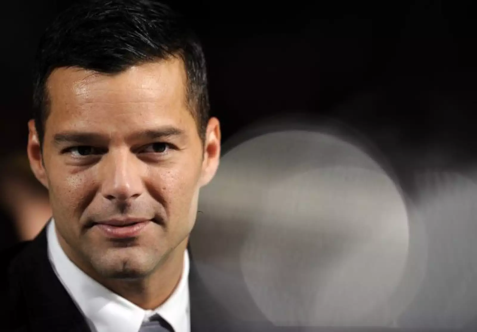 Un atento y sonriente Ricky Martin durante el Clinton Global Initiative Annual Meeting celebrado en Nueva York. Otras caras conocidas en el evento fueron Jessica Alba y Rania de Jordania.