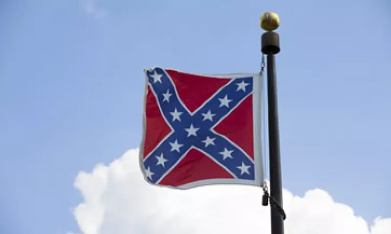 La bandera fue usada por los estados esclavistas del sur durante la guerra civil estadounidense. (Foto: Reuters )