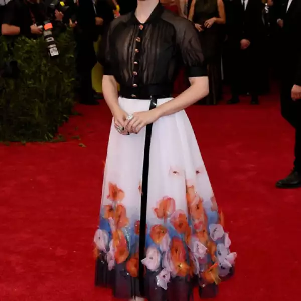 Lily Collins en Chanel.