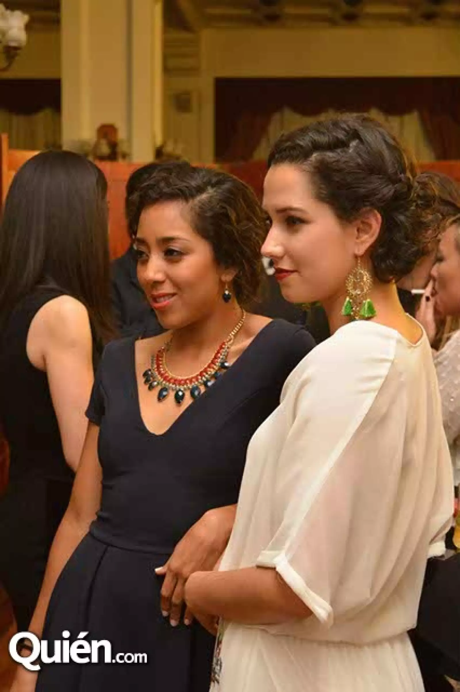 Cecilia de los Santos y Ximena Romo.