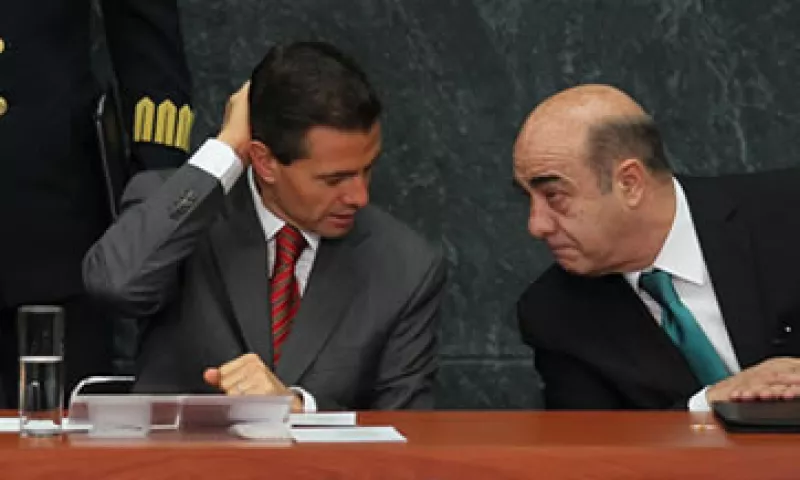 El presidente Peña Nieto y Jesús Murillo Karam son algunos de los personajes políticos que levantaron controversia con sus dichos durante 2015. (Foto: Cuartoscuro/Archivo)