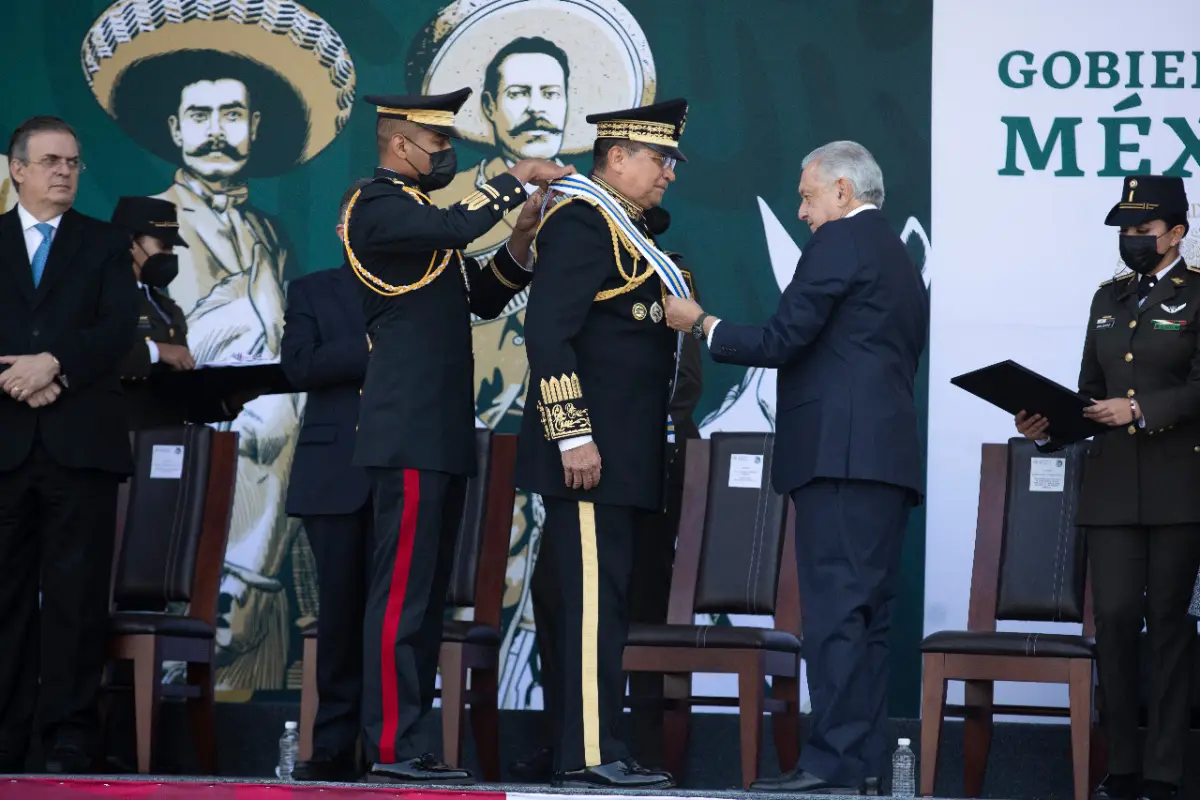 condecoracion_luis_cesencio.jpeg