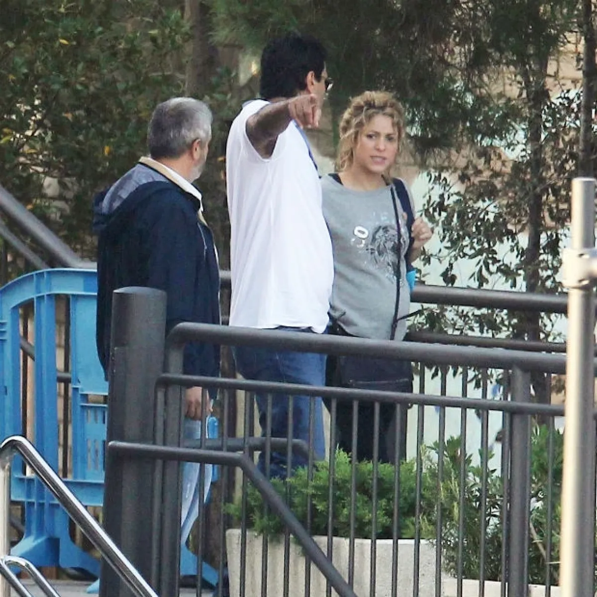 Es notable la pancita de Shakira, por lo que habría superado ya el primer trimestre del embarazo.