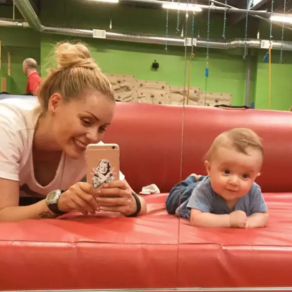 Jaime es el compañero inseparable de mamá, aquí los vemos juntos en el gym.