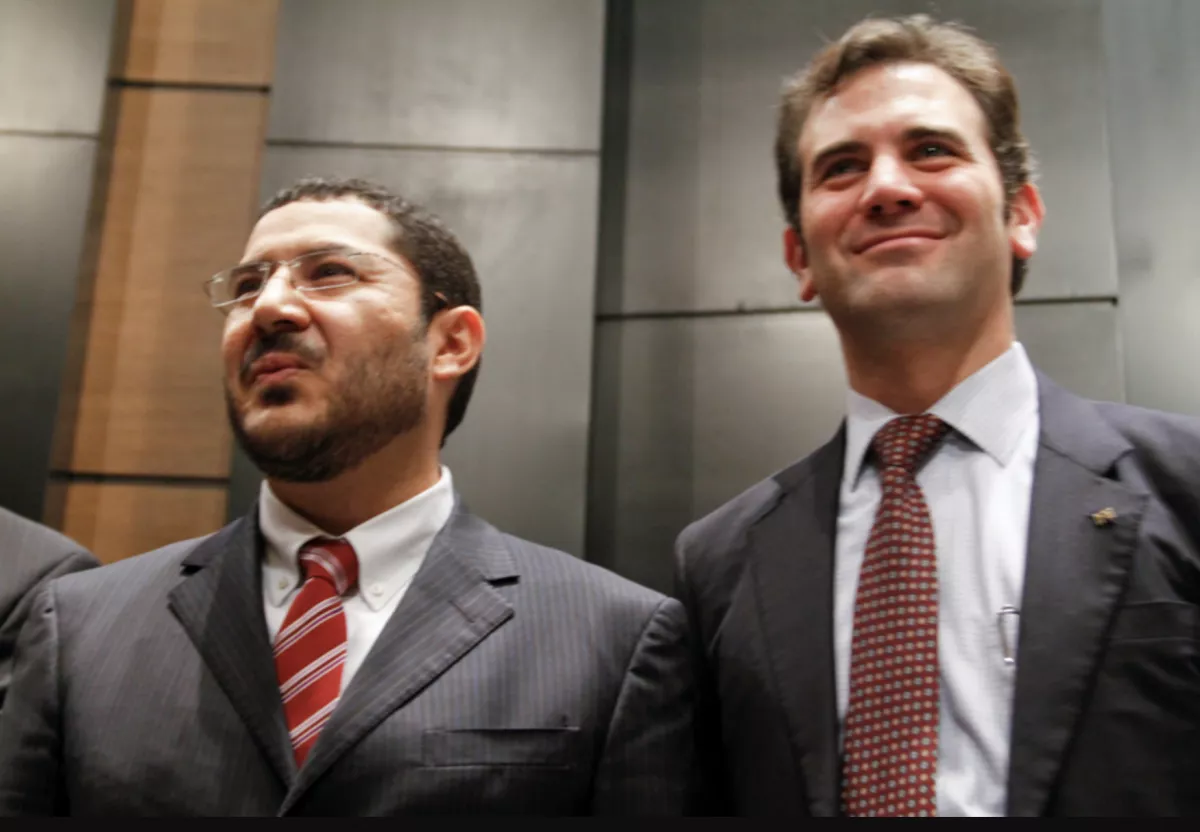 Martí Batres presenta registro ante el IFE