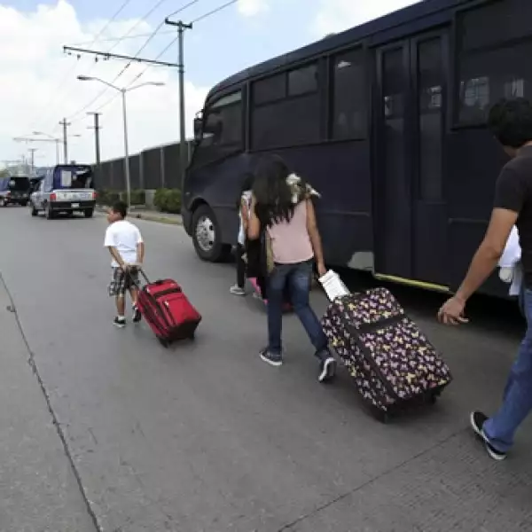 bloqueo maestros aeropuerto 13