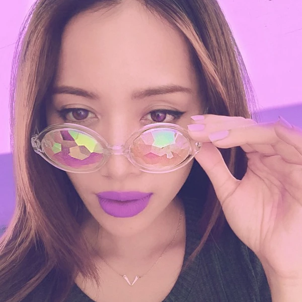 Es estadouniodense pero de origen vietnamita y en su canal da tutoriales de maquillaje y belleza.