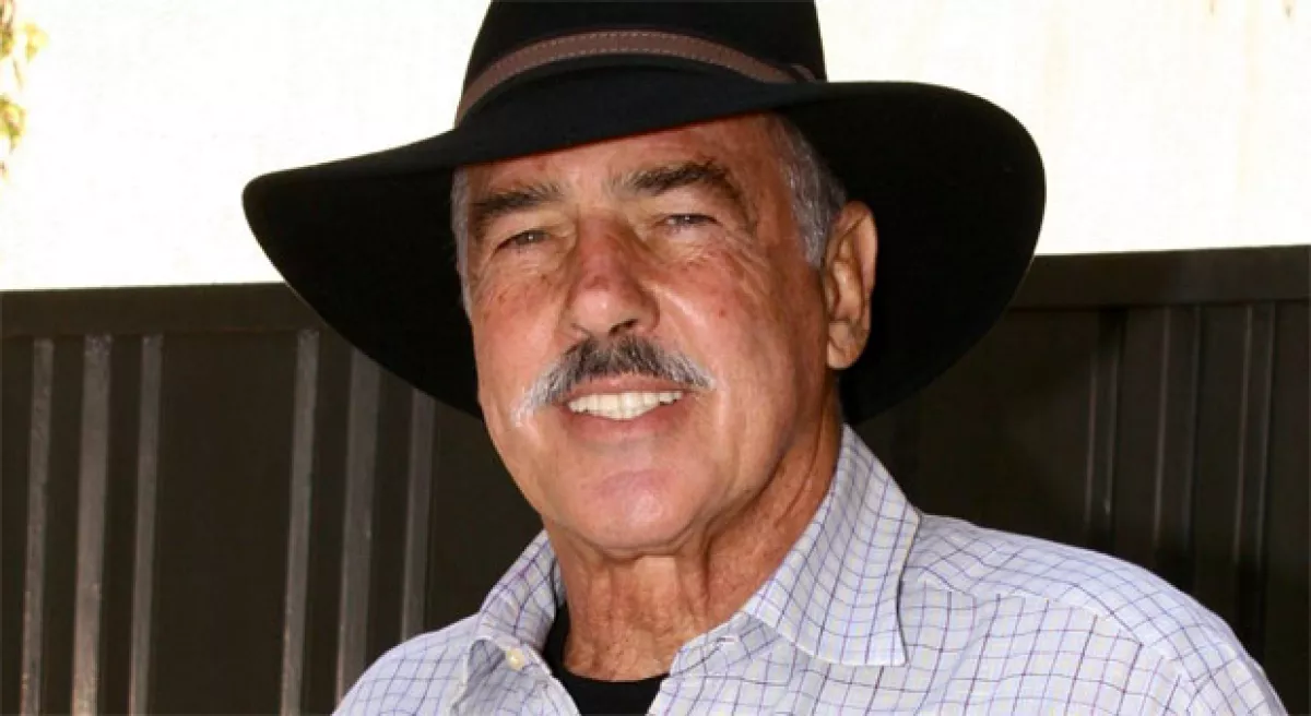 El actor tiene 75 años de edad.
