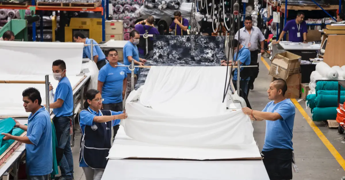 ¿Cómo cambian los turnos y el pago de horas extra en México con la jornada laboral de 40 horas? 