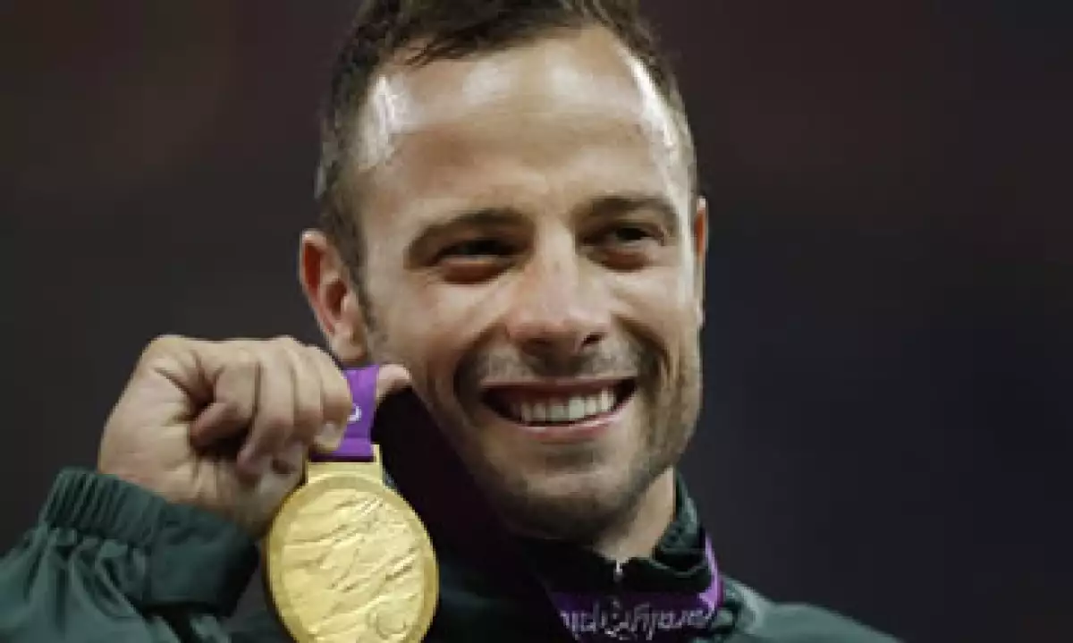 La lujosa casa de Pistorius está ubicada en el centro de una gran finca rodeada por una pared de piedra de tres metros. (Foto: AP)