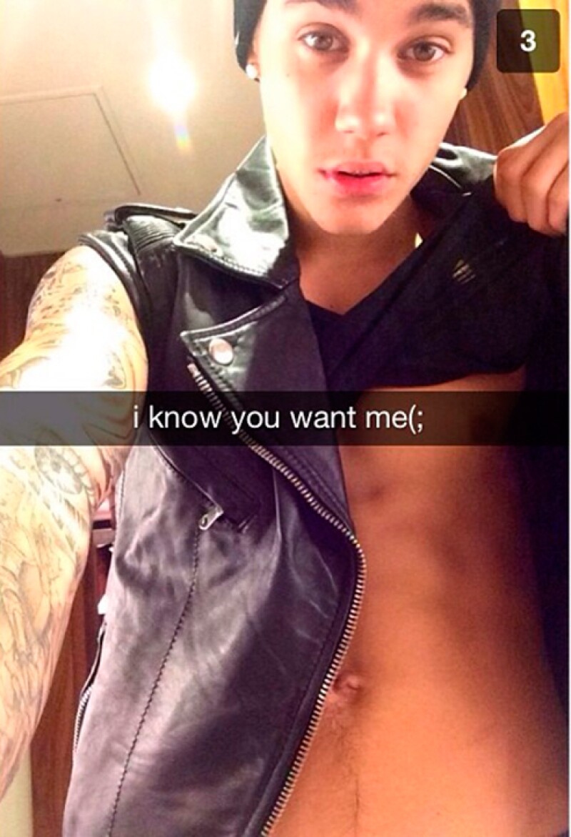 A Justin Bieber lo puedes encontrar en snapchat como canadiangoose y comparte selfies con mensajes para sus fans, fotos de sus looks y hasta momentos familiares.