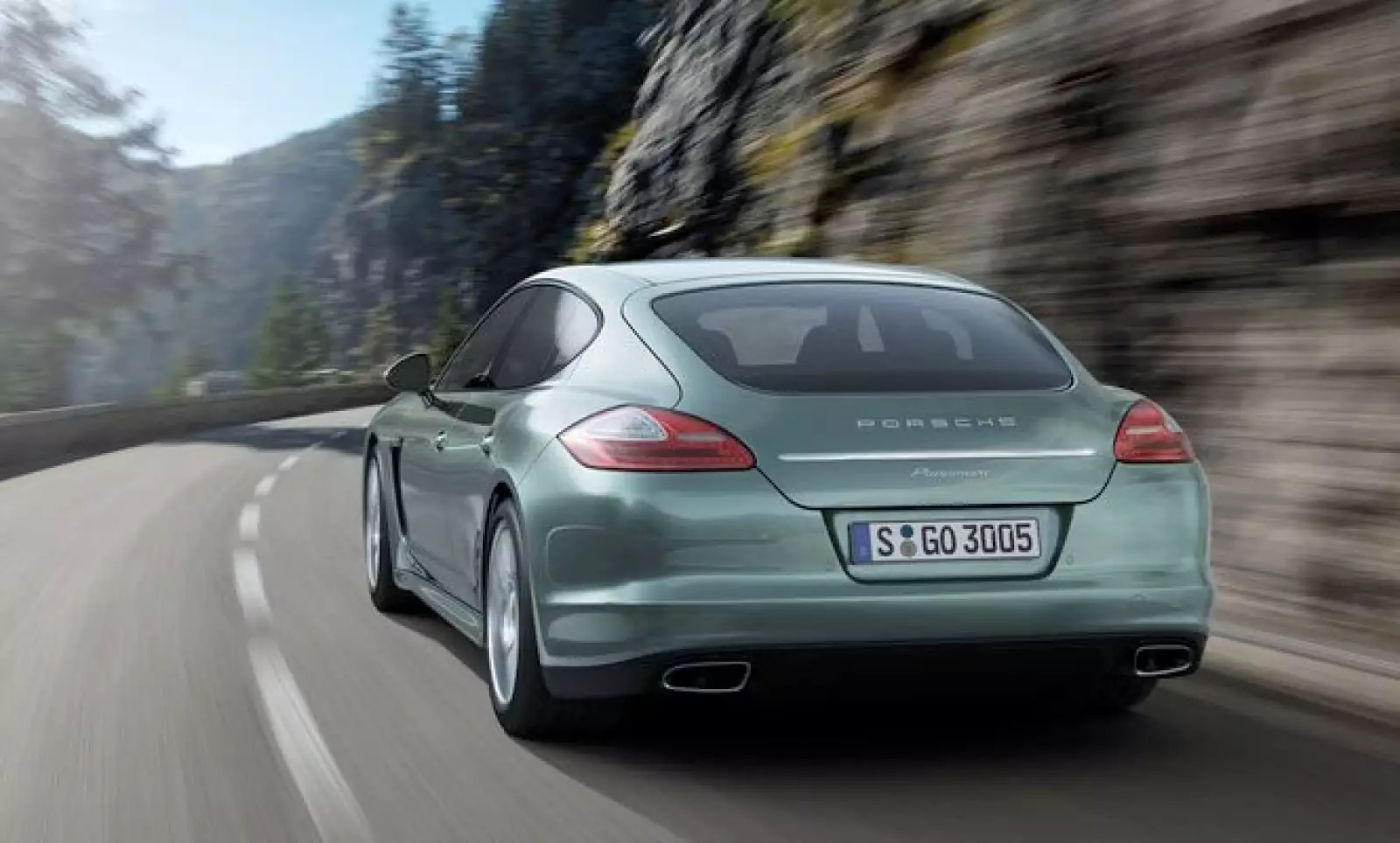 El Porsche Panamera estará disponible en agosto de este año por 80,000 euros, poco más de 1 millón de pesos.