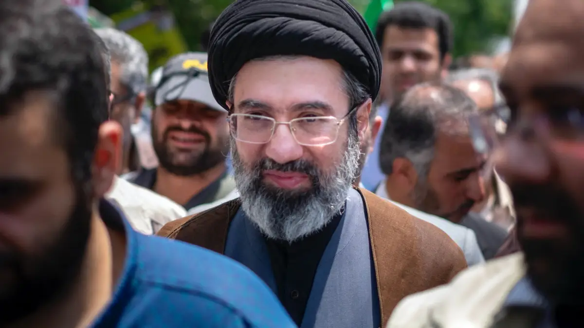 La foto de archivo del 31 de mayo de 2019 muestra al Hijo del líder Supremo de Irán, el Ayatolá Ali Khamenei, Mojtaba Khamenei, asiste a una manifestación para conmemorar el día de Jerusalén en Teherán.