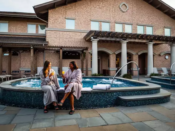 Houstonian_Trellis_Spa_Soaking_Pool.jpg