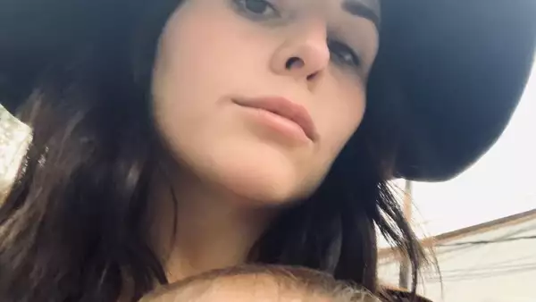 Zuria Vega y su hijo Luka