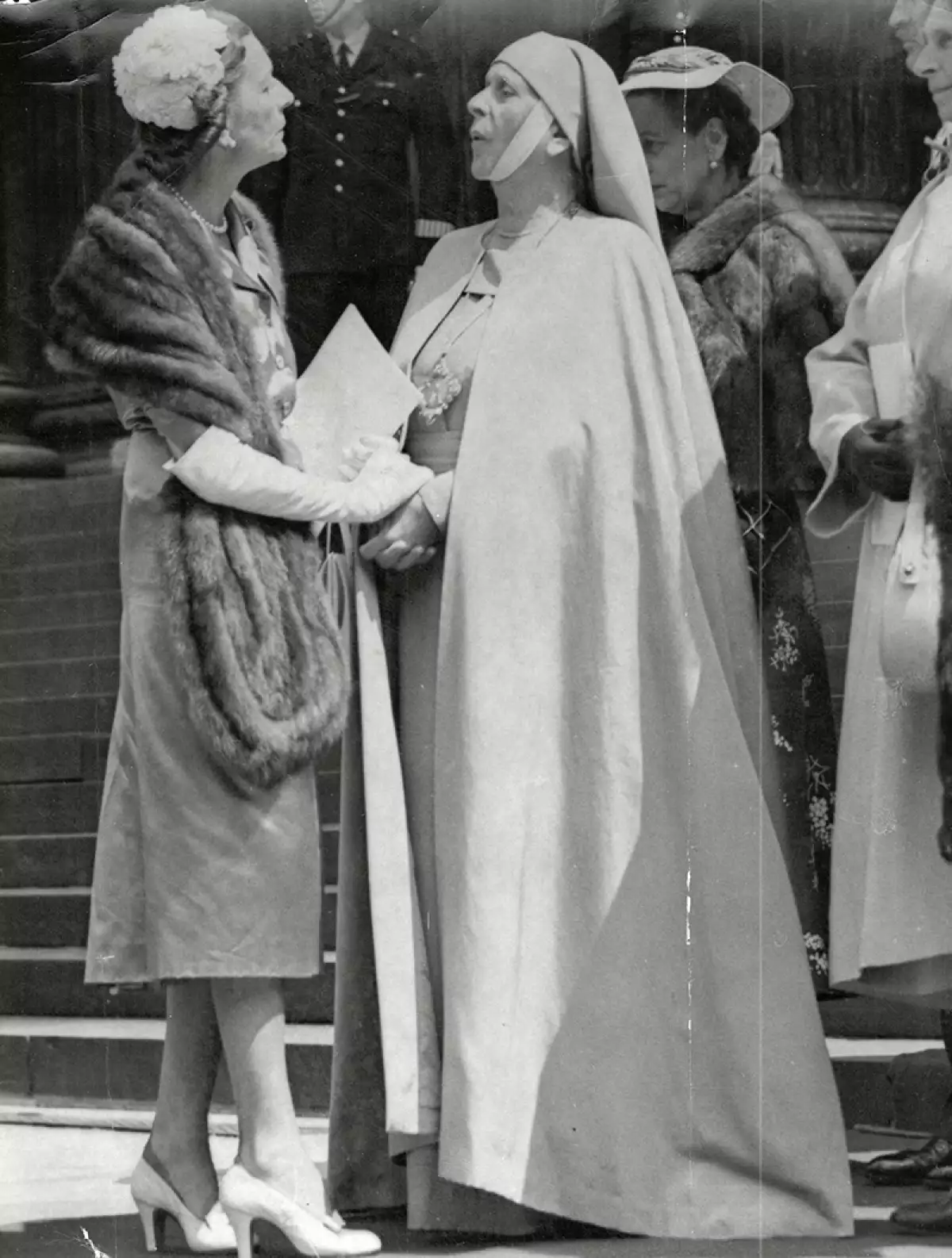 Countess Edwina Mountbatten Of Burma With Princess Alice Of Greece (right) At St Paul's Cathedral Princess Alice Of Battenberg Later Princess Andrew Of Greece And Denmark (victoria Alice Elizabeth Julia Marie; 25 February 1885 Oo 5 December 1969) Wa