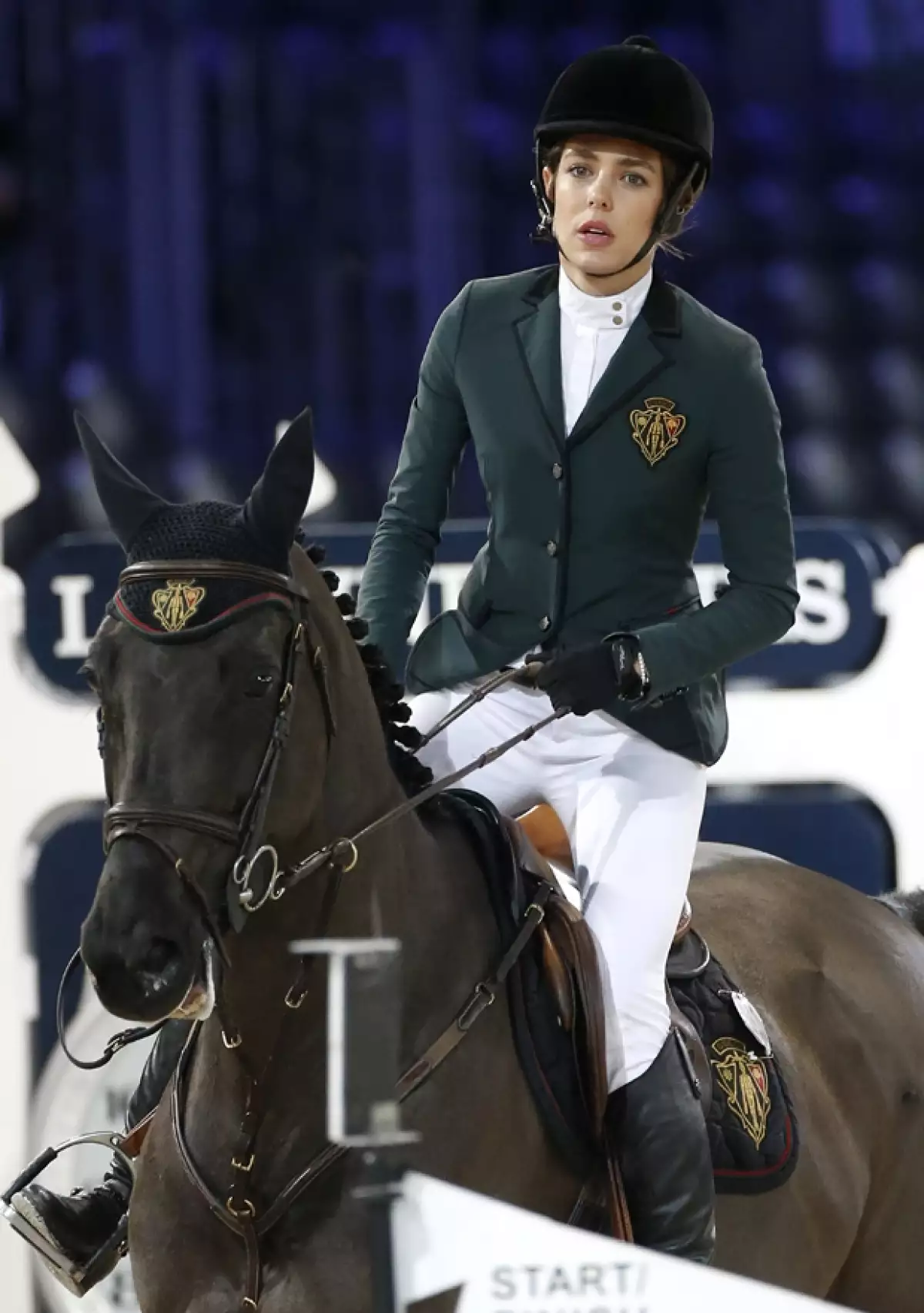 La hija de Carolina de Mónaco portaba con mucha elegancia su uniform de jinete.