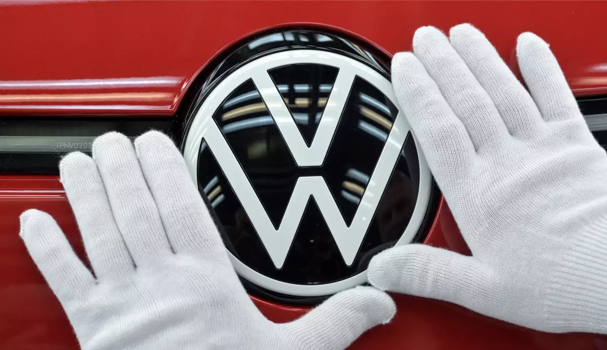 VW prepara jornada reducida hacia 2027 ante caída en la producción del Golf  