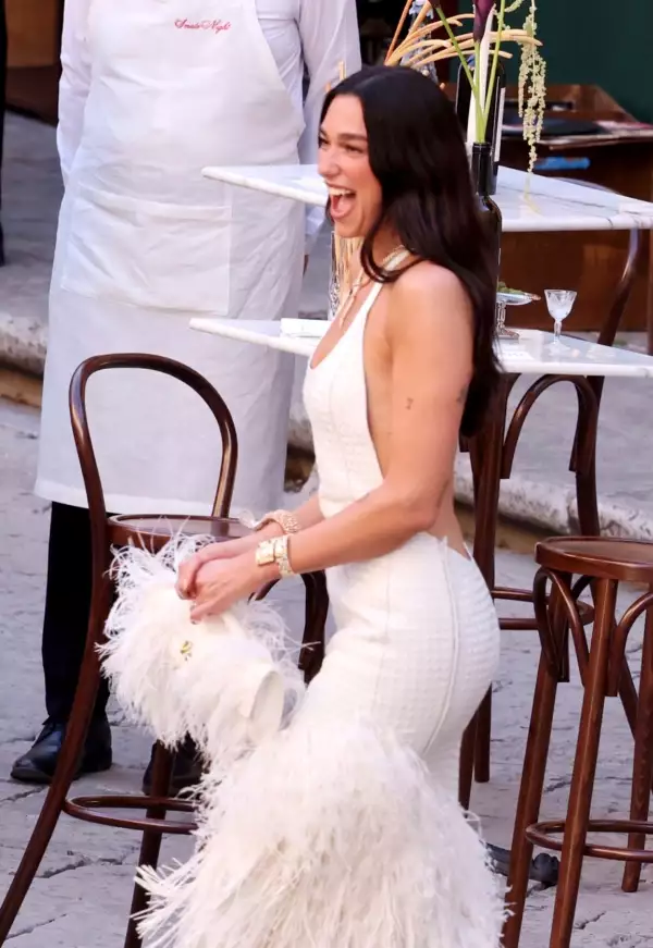dua-lipa-detalles-boda-callum-turner