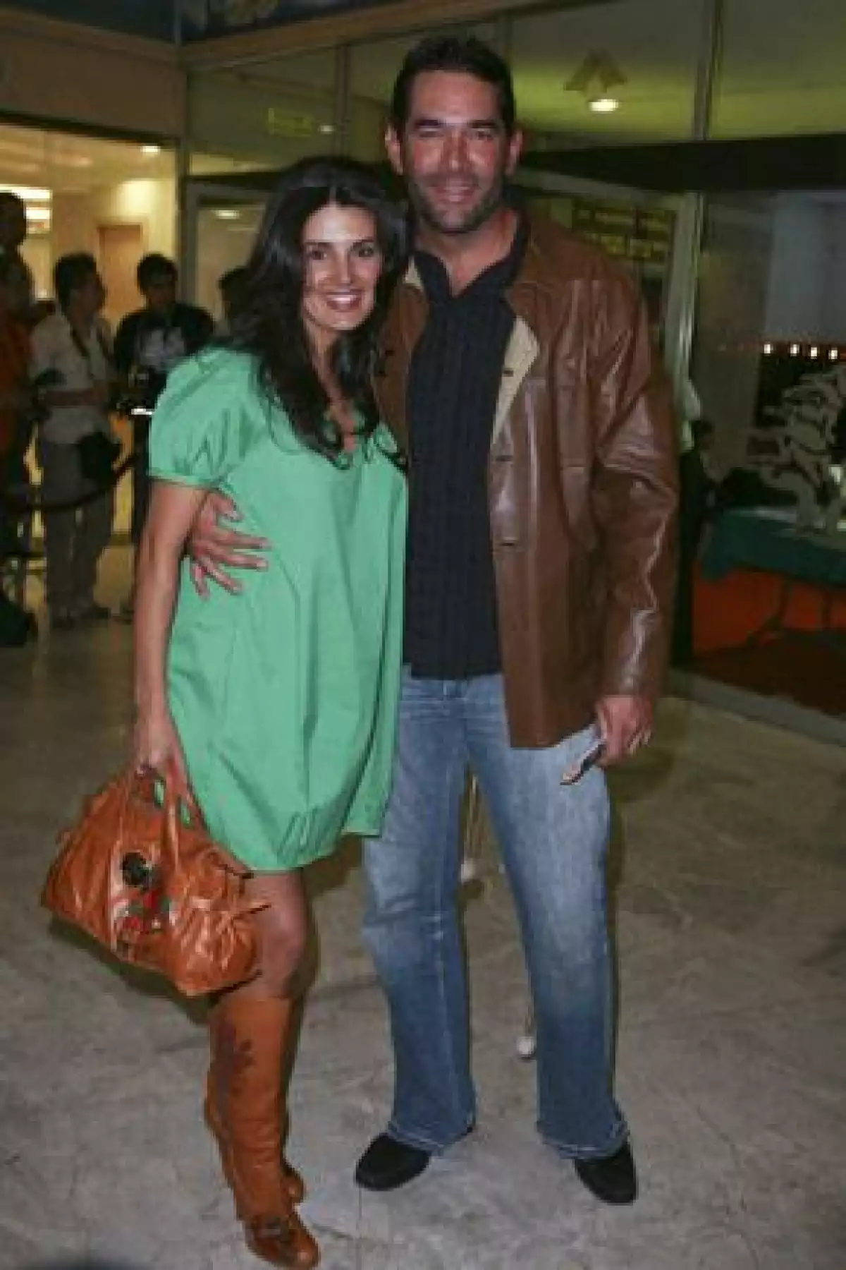 Santamarina asegura que cada quien maneja su vida como quiera y que si las revistas ofrecen dinero por publicarlos no hay por qué no aceptarlo.