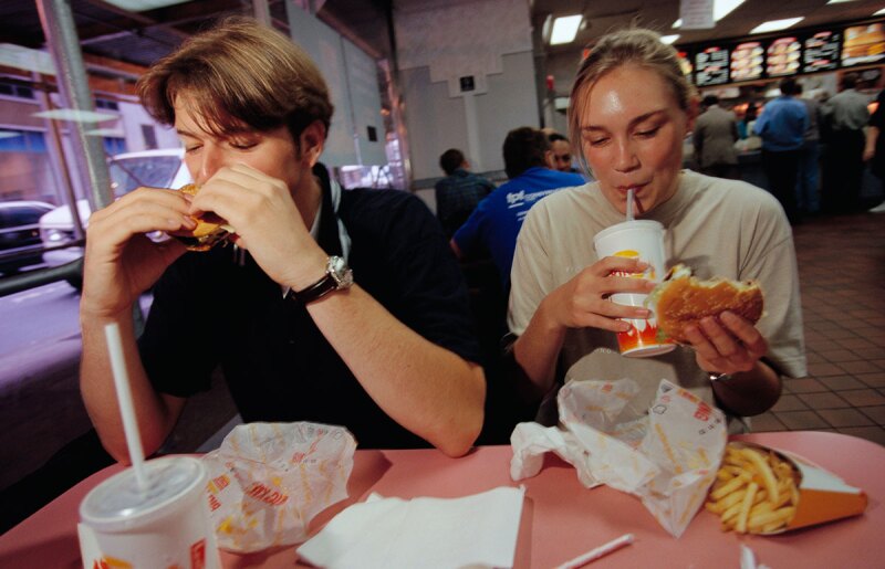 Burger King Pide Que Compres En Mcdonalds Y En Restaurantes Mexicanos Big mac®, chicken bacon deluxe or the serious angus™? burger king pide que compres en