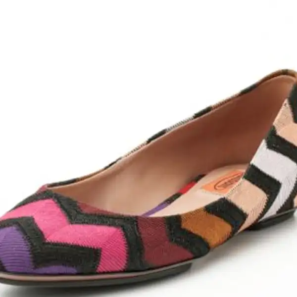 La firma italiana Missoni propone flats con sus legendarios motivos de zigzag.