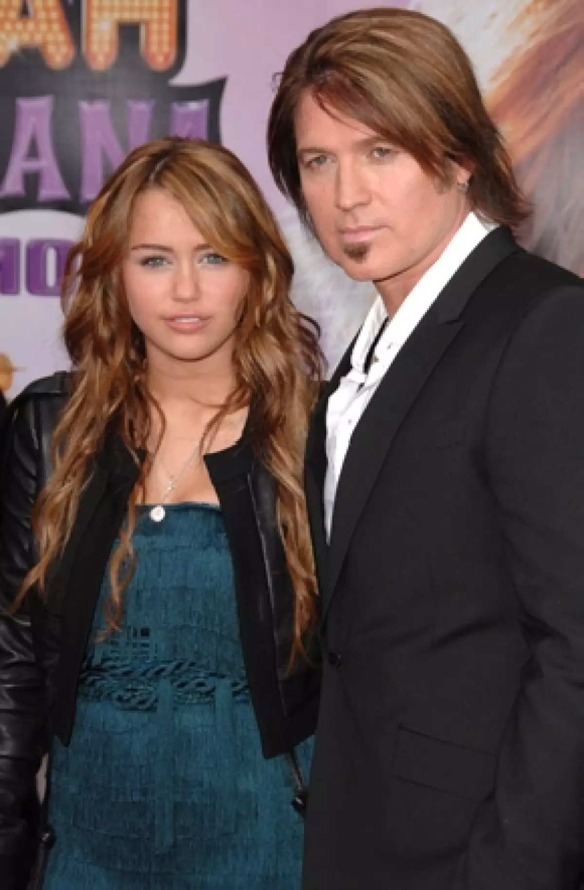 Aseguran que Bill Ray Cyrus tenía previsto acudir al programa "Piers Morgan Live" y canceló de último minuto para evitar preguntas sobre la actuación de su hija en la entrega de premios MTV 2013.