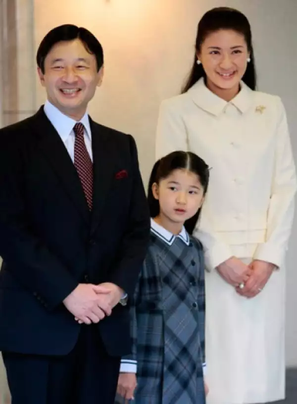Aiko, Princesa Toshi de Japón, hija de los príncipes Naruhito y la princesa Masako, nació el 1 de diciembre de 2001 y es la única hija de sus altezas imperiales. Si se volviera emperatriz, lograría la igualdad entre hombres y mujeres, en vez de aferrarse
