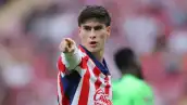 Ya es oficial: ‘Hormiga’ González se va de las Chivas, ya es jugador del Olympiacos