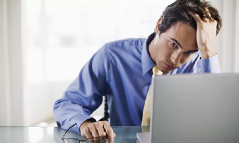 El estrés laboral puede causar elevación de la frecuencia cardiaca, sudoración, temblores y sensación de ahogo. (Foto: Thinkstock)