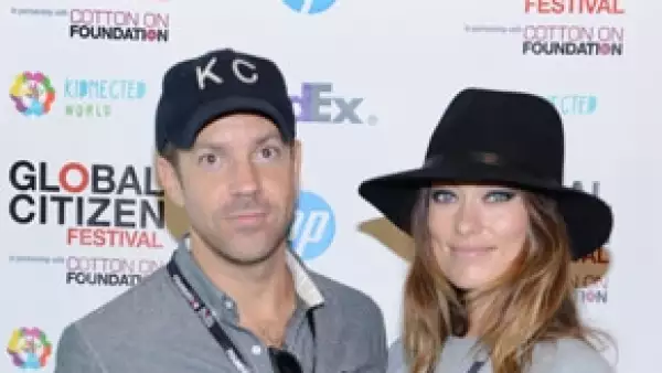 La actriz de 29 años y su pareja Jason Sudeikis se convertirán en padres próximamente, según informó su representante.