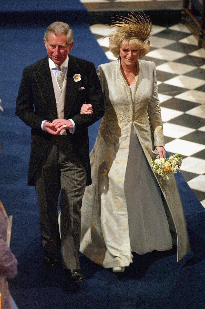 Carlos y Camila tuvieron que posponer un día su gran boda por la muerte de Juan Pablo II.