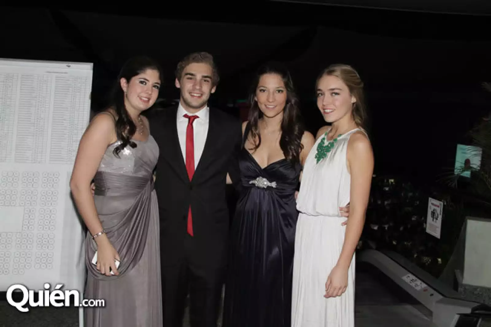 Pilar Pardo,Patricio Stevens,Fernanda Padilla,María Artigas