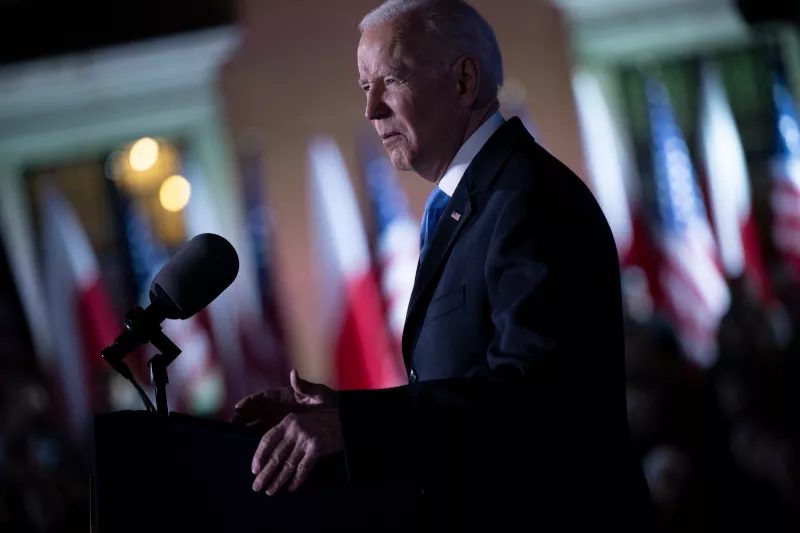 Vladimir Putin "no puede seguir en el poder", afirma Joe Biden