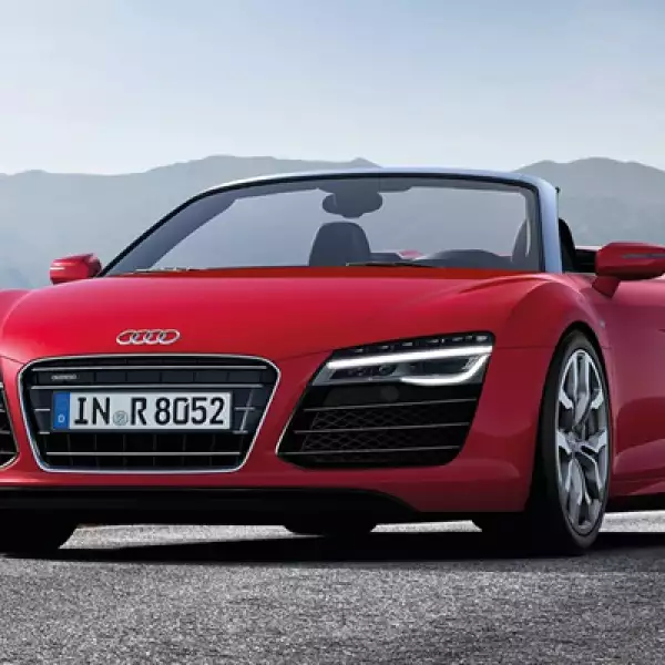La firma alemana ya tiene listo el nuevo look del R8, un vehículo de altas prestaciones que actualiza sus versiones Coupé y Spyder con leves modificaciones de diseño junto a un flamante conjunto mecánico.